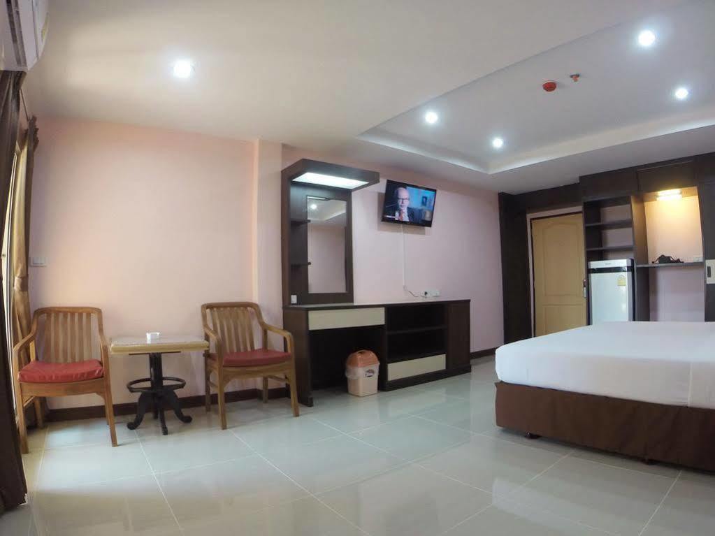 Oyo 523 Aa Pattaya Ville Экстерьер фото