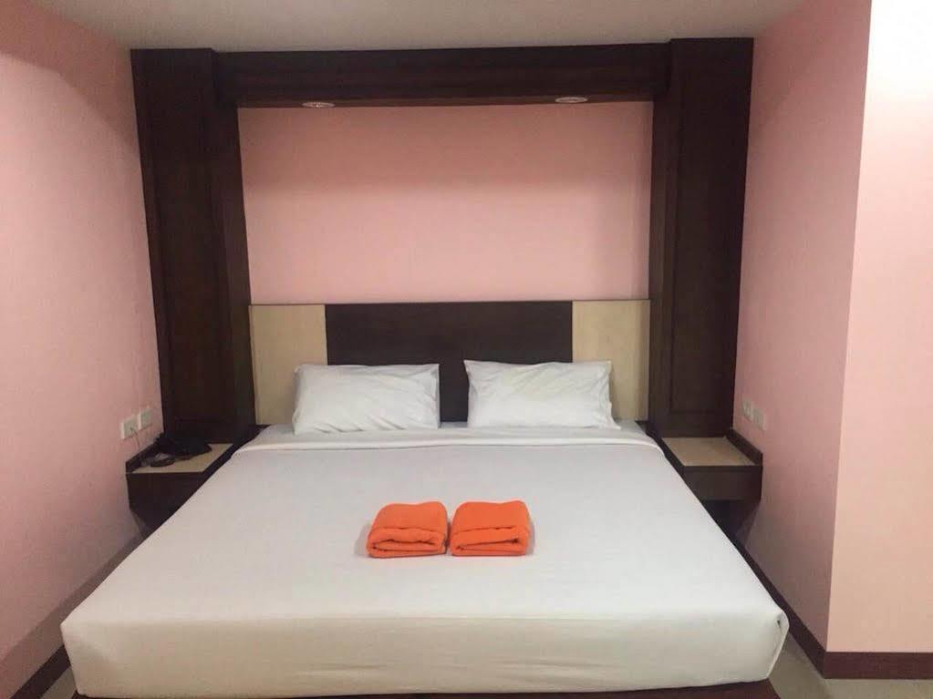 Oyo 523 Aa Pattaya Ville Экстерьер фото